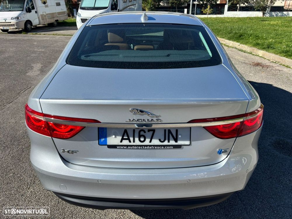 Jaguar XF 2.0 D Prestige Aut. - 9