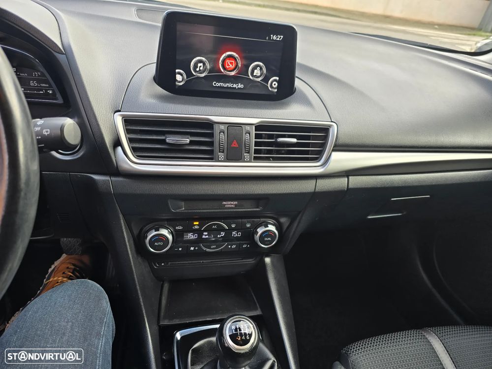 Mazda 3 Hatchback 1.5 Sky-G Evolve Navi - 14