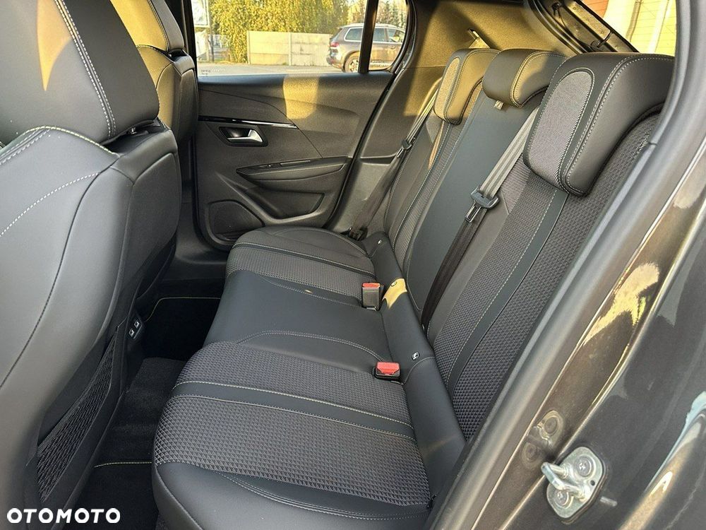 Peugeot 208 PureTech 100 EAT8 GT - 18