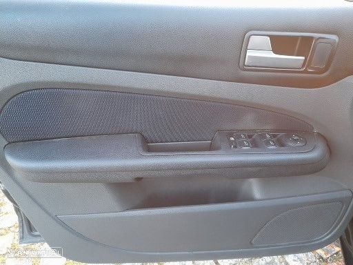 Ford Focus 1.4 16V Sport - 5