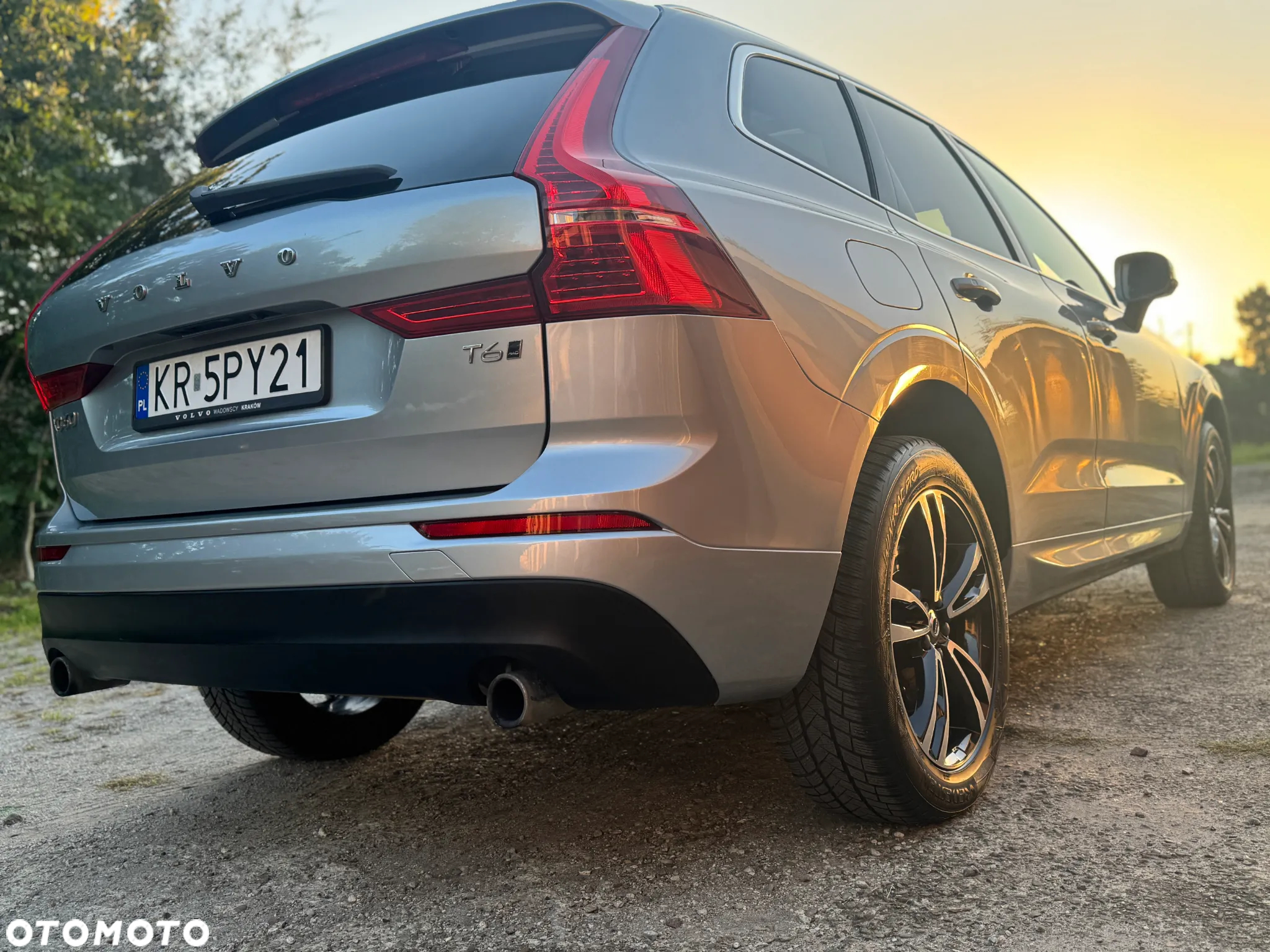 Volvo XC 60 T6 AWD Momentum - 4