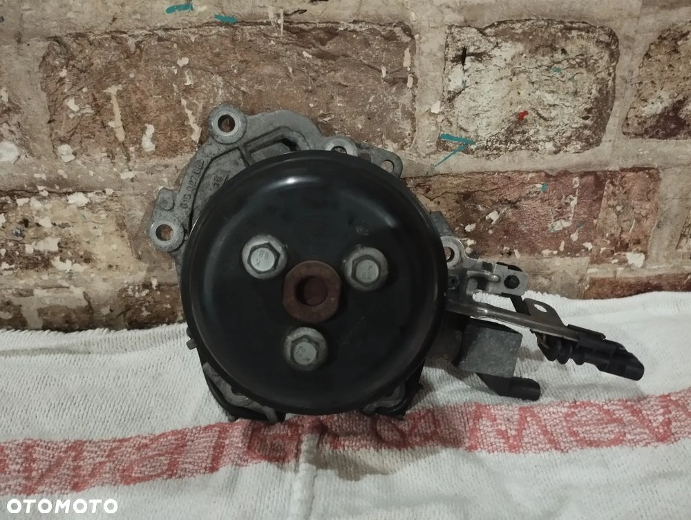POMPA WODY G4D38501AD WRAZ Z ELEKTROZAWOREM JAGUAR XF X260 2.0D - 4
