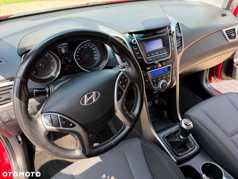 Hyundai i30 1.6 CRDi Comfort - 28