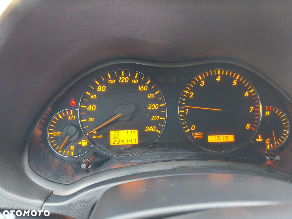 Toyota Avensis 1.8 VVT-i Sol - 11