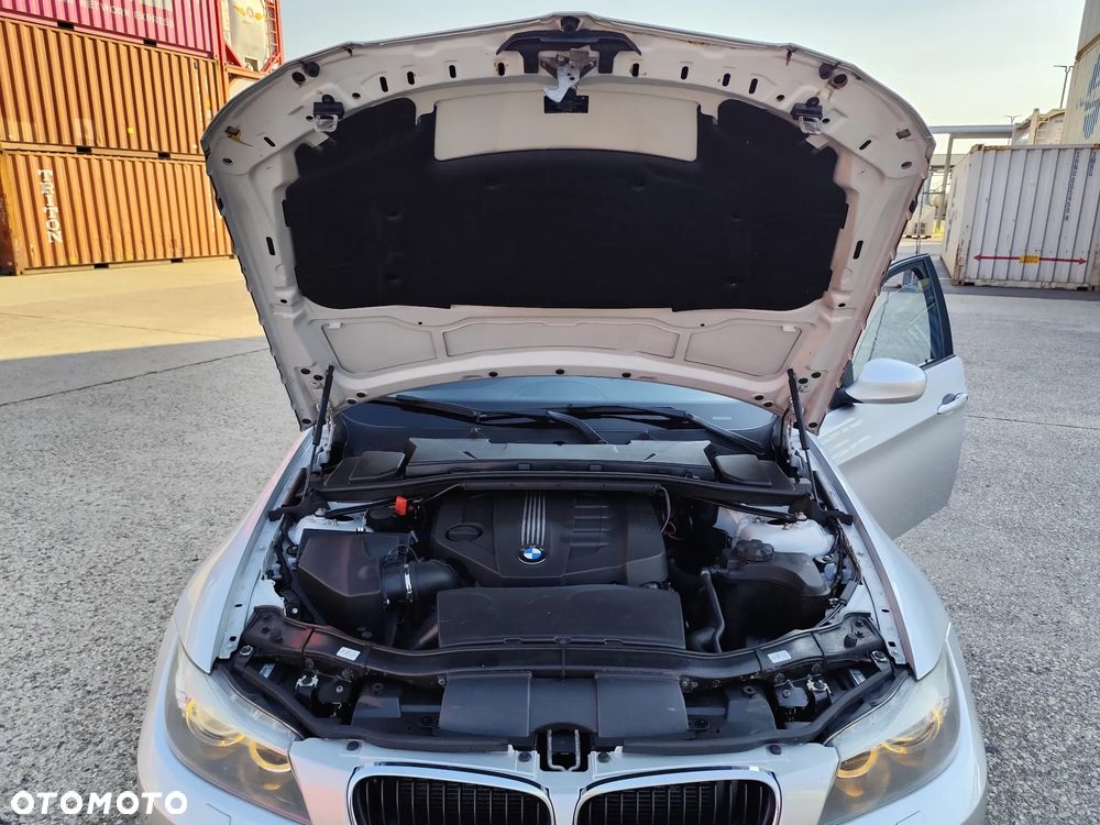 BMW Seria 3 318d DPF Edition Sport - 27