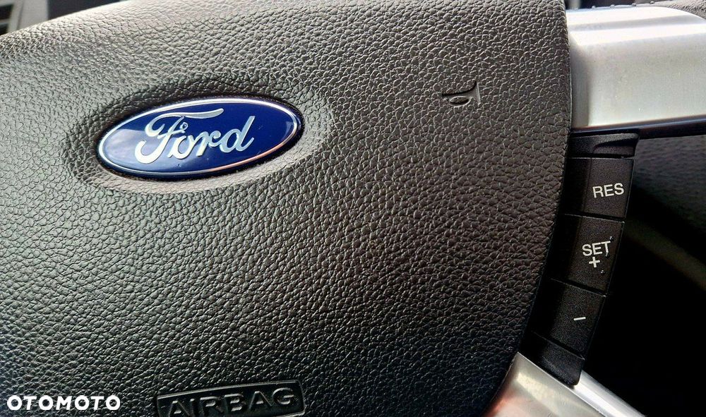 Ford Kuga 2.0 TDCi 4x4 Titanium - 23