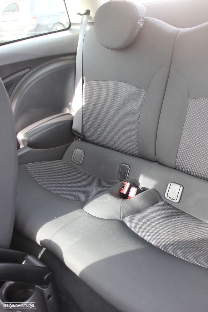 MINI 3 Portas One D - 11