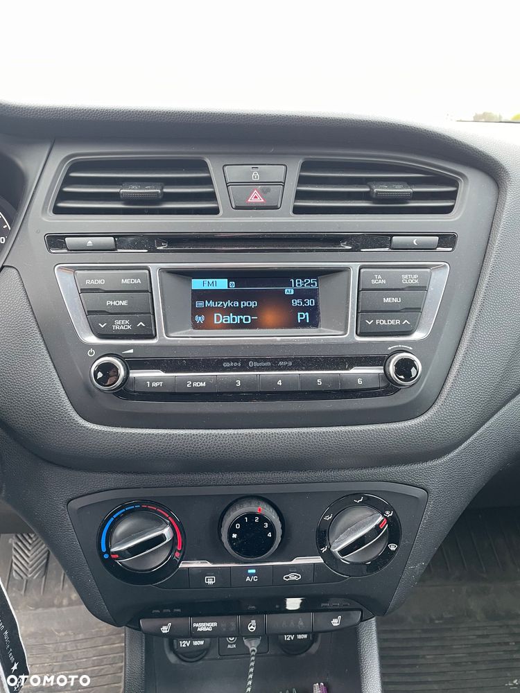 Hyundai i20 1.1 CRDi BlueDrive Elegant - 20