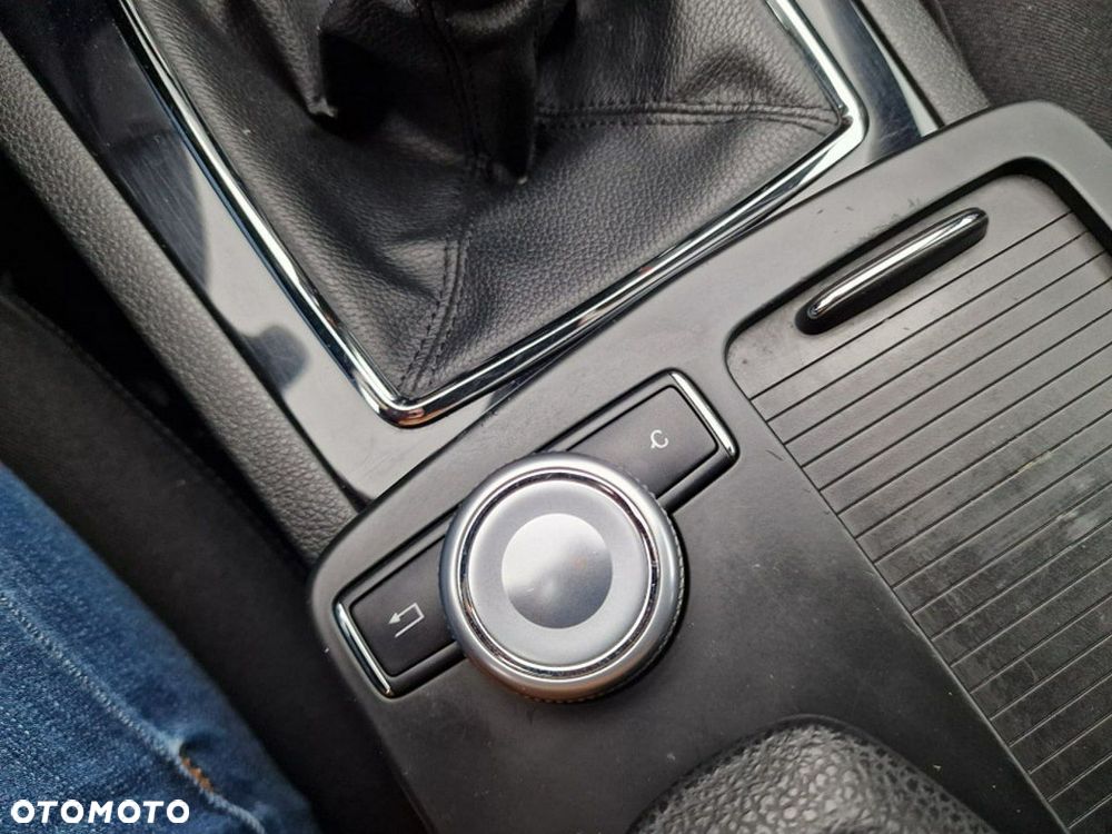 Mercedes-Benz Klasa C 200 T CDI Edition - 25