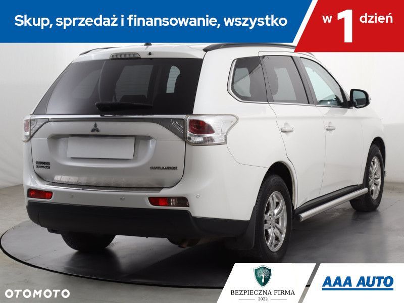 Mitsubishi Outlander - 7
