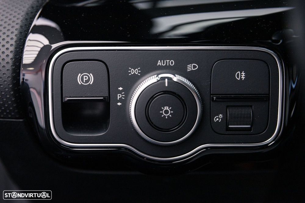 Mercedes-Benz CLA 250 e Shooting Brake AMG Line - 23