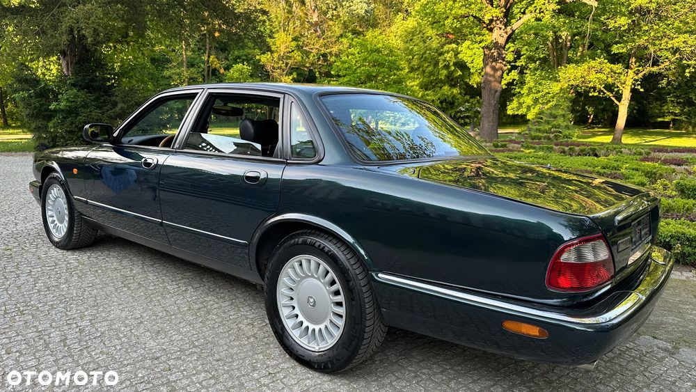 Jaguar XJ 3.2 - 27
