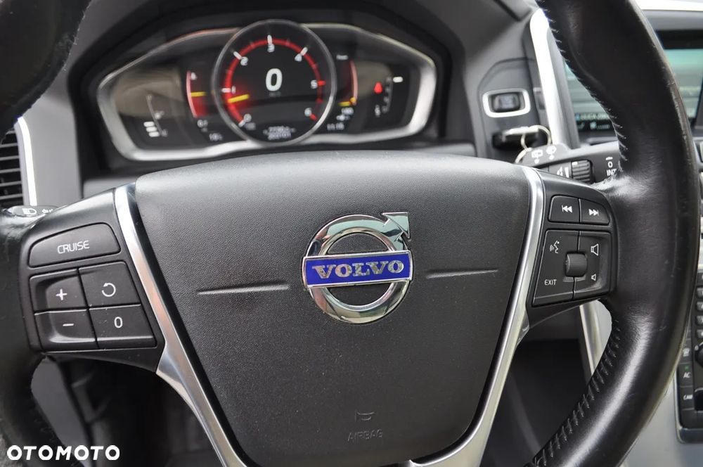 Volvo XC 60 D4 AWD Summum - 24