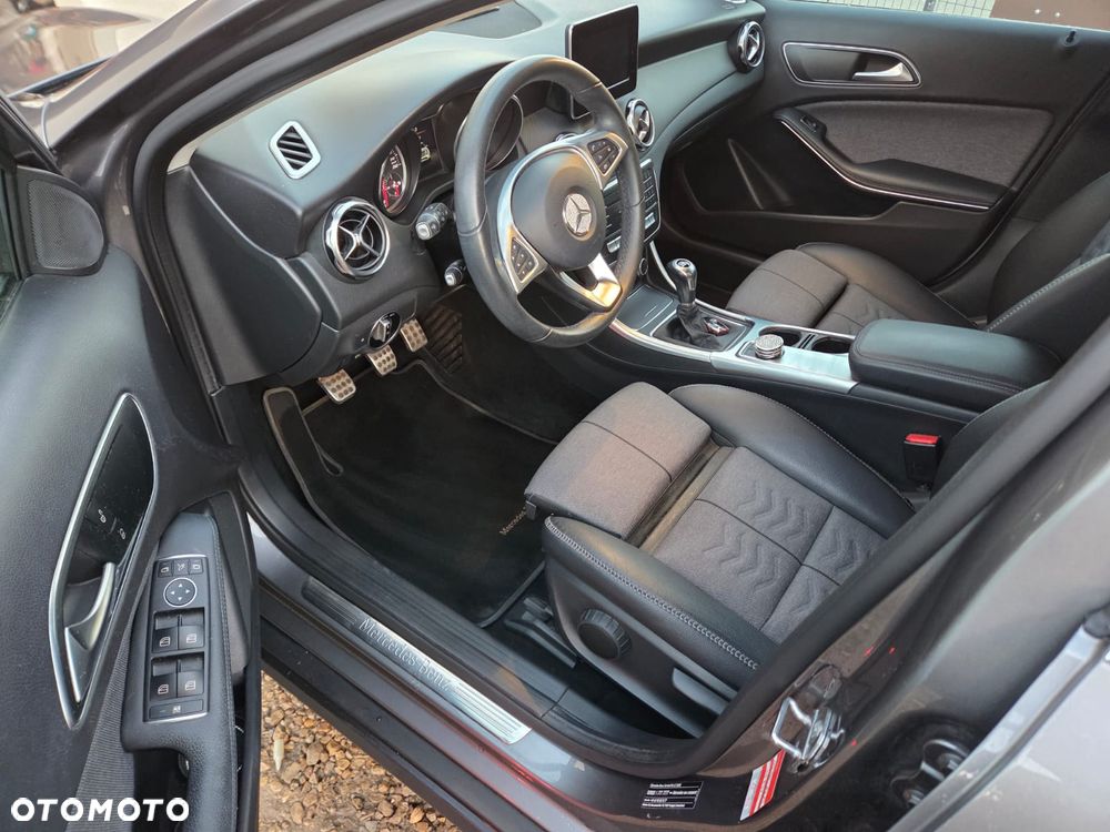 Mercedes-Benz GLA 180 - 10