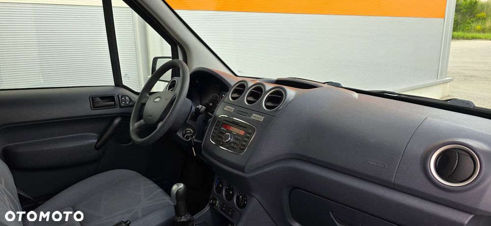 Ford Transit Connect - 8