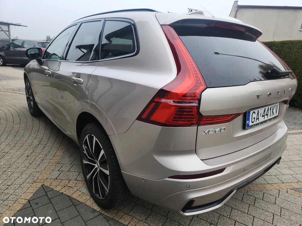 Volvo XC 60 B4 D AWD Ultimate Dark - 8