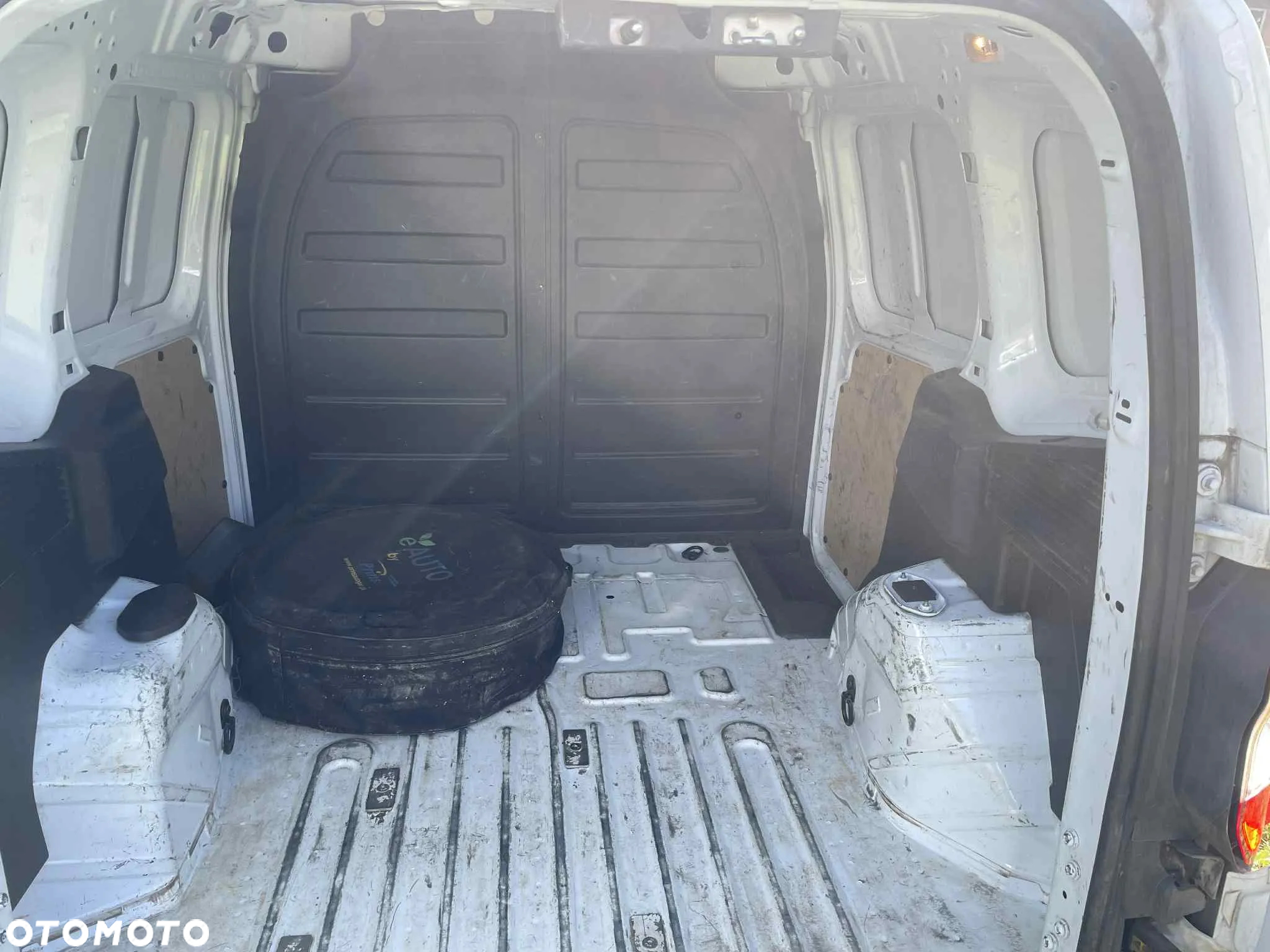 Ford Courier - 11
