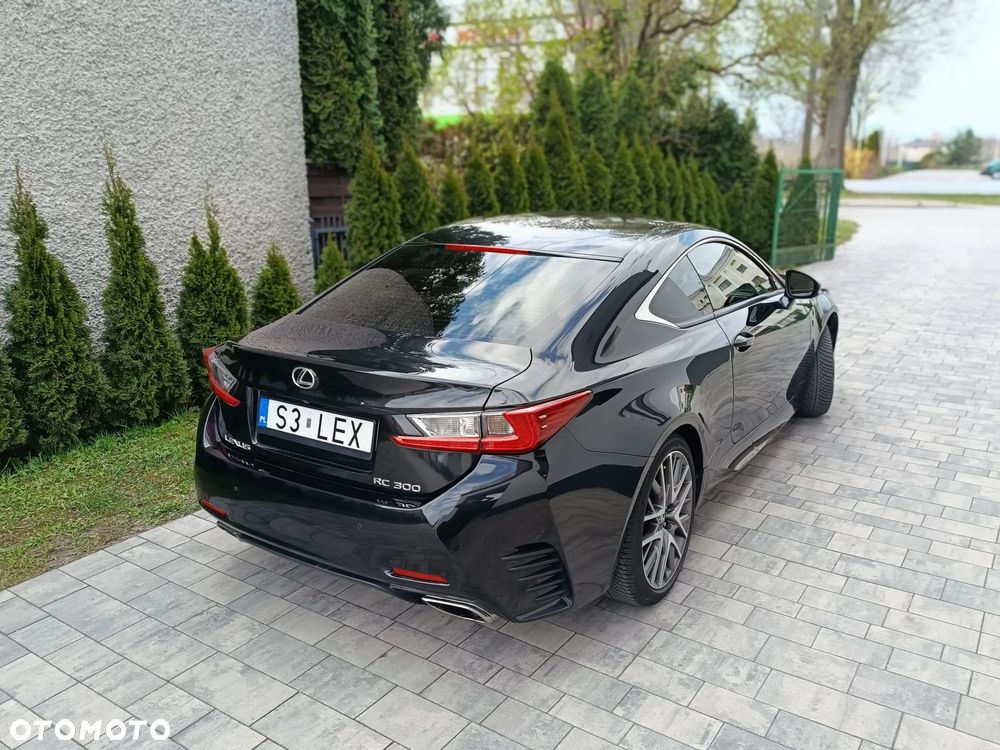 Lexus RC 200t / 300 F Sport - 11