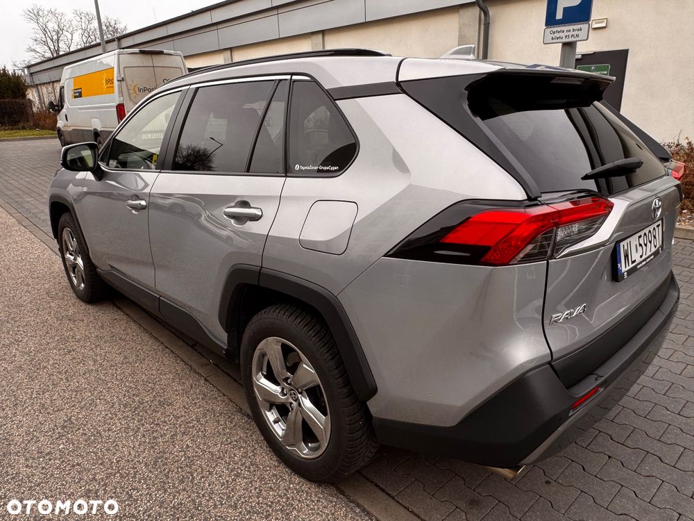 Toyota RAV4 - 6