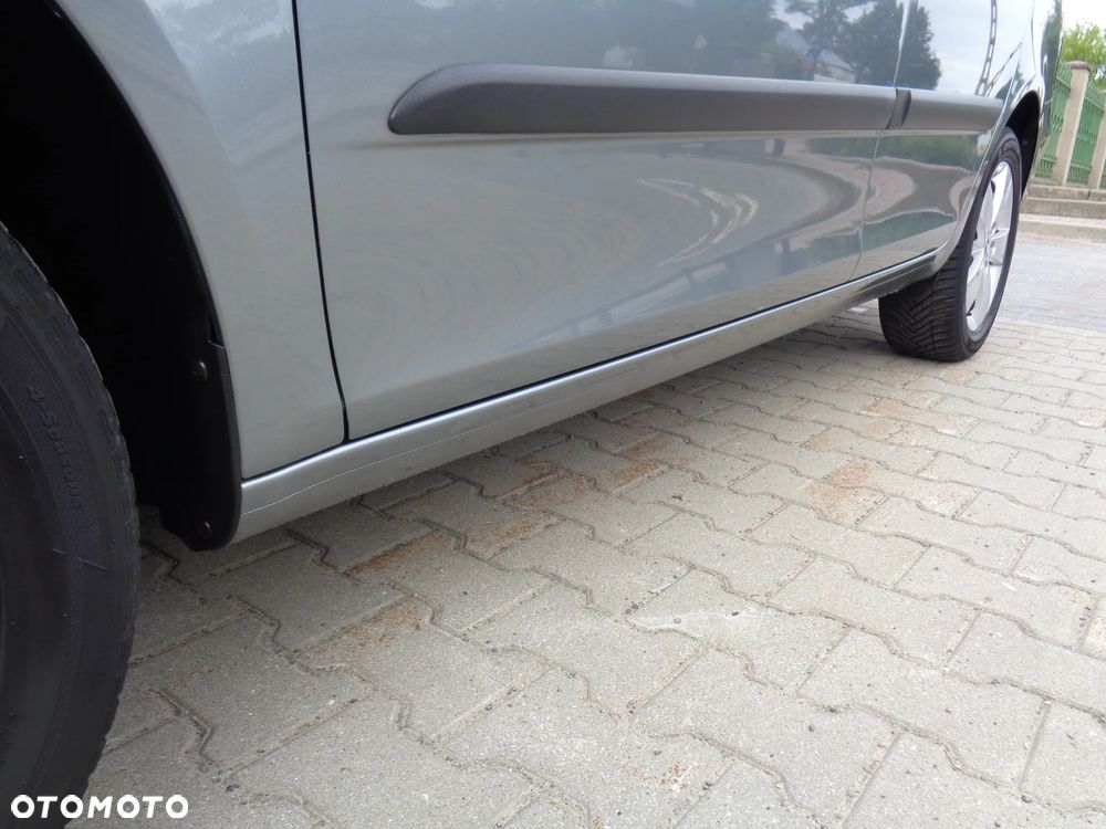 Skoda Fabia 1.2 HTP Ambition Green tec - 24