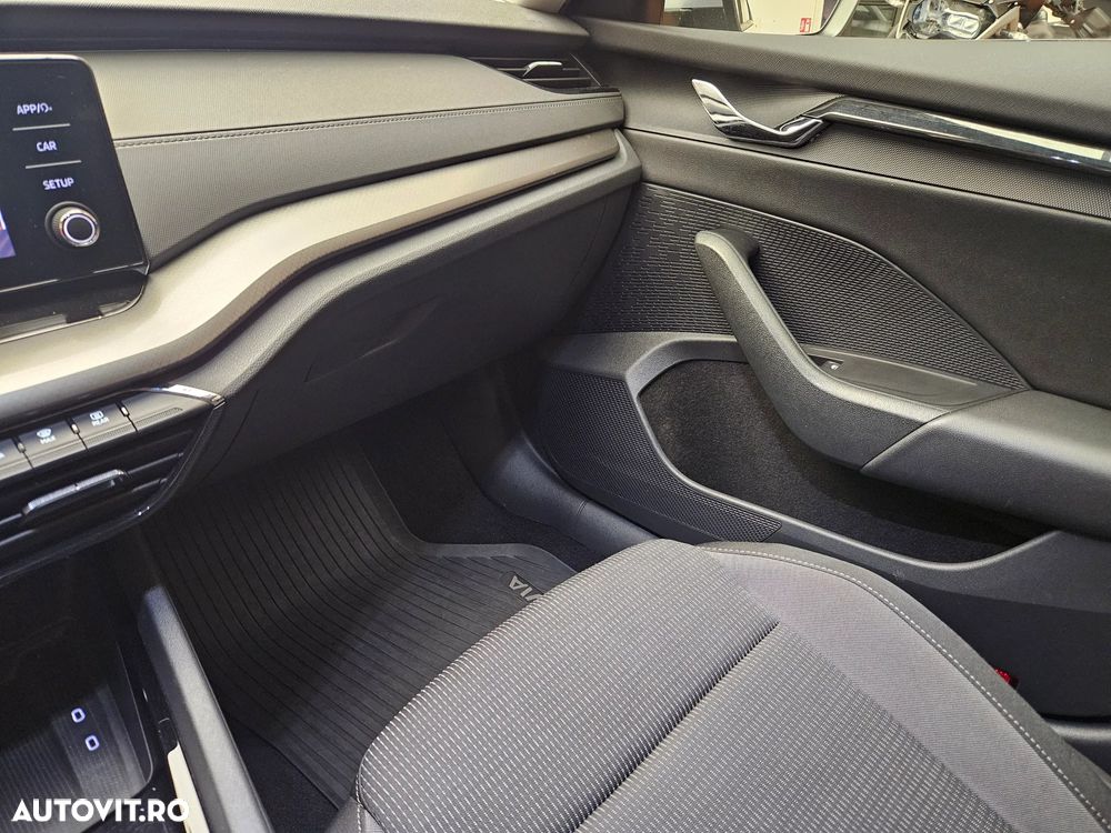 Skoda Octavia 2.0 TDI DSG Ambition - 26