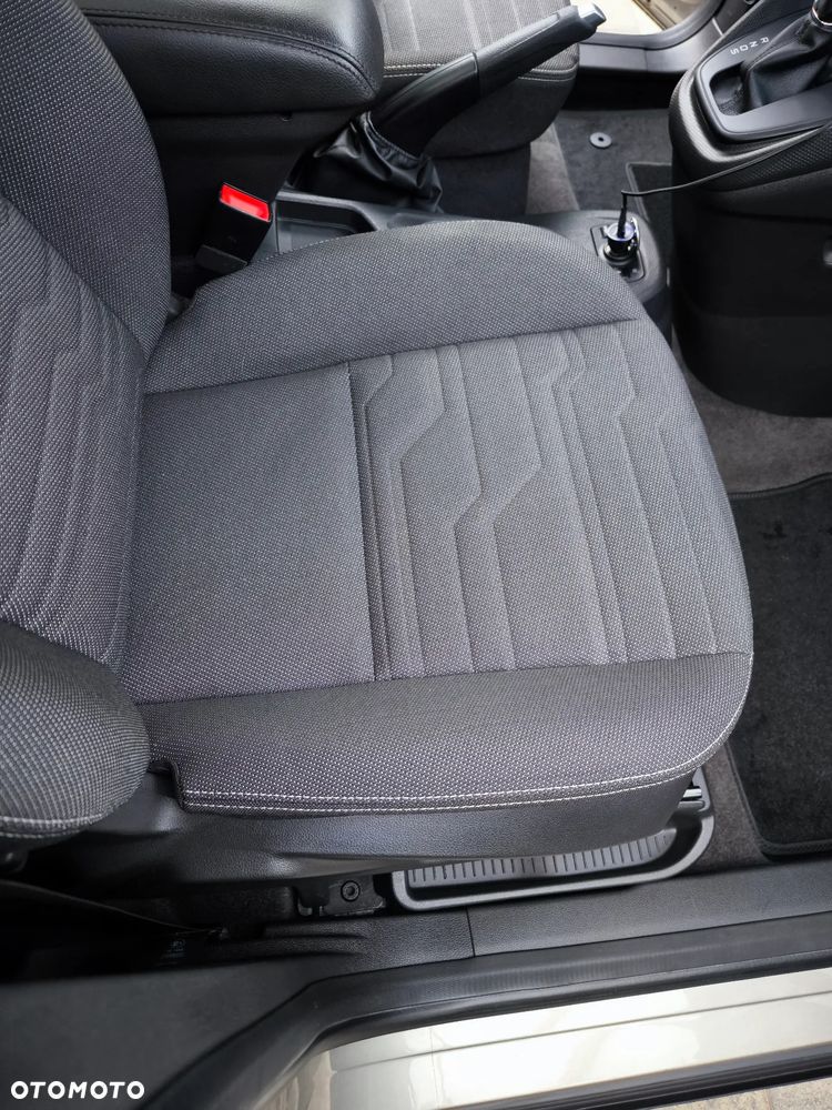 Ford Tourneo Connect Grand - 15