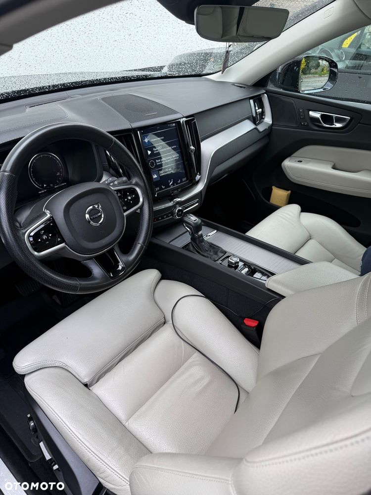 Volvo XC 60 T5 AWD Inscription - 4