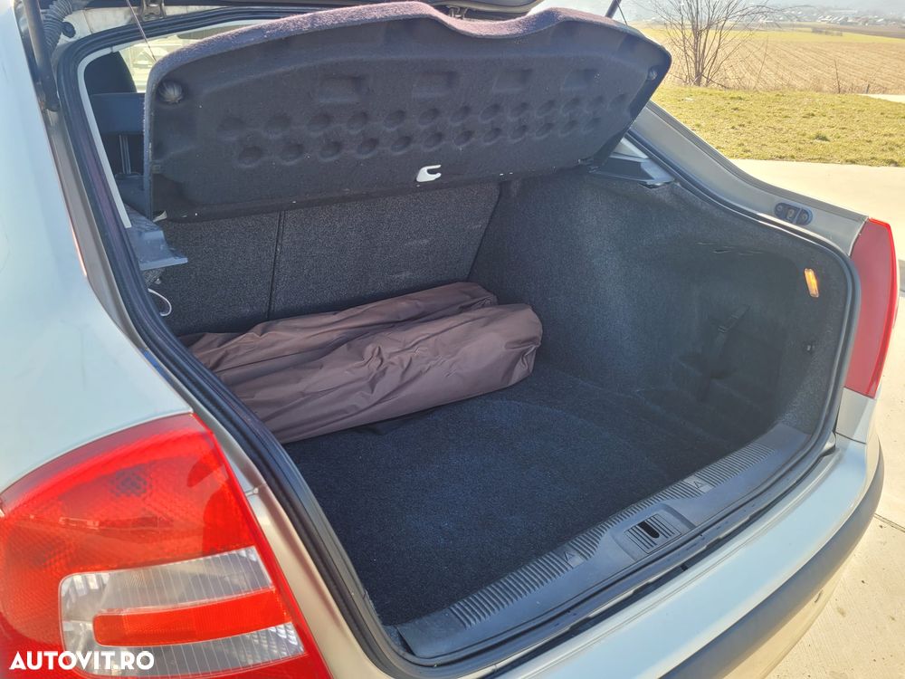 Skoda Octavia 1.6 - 24