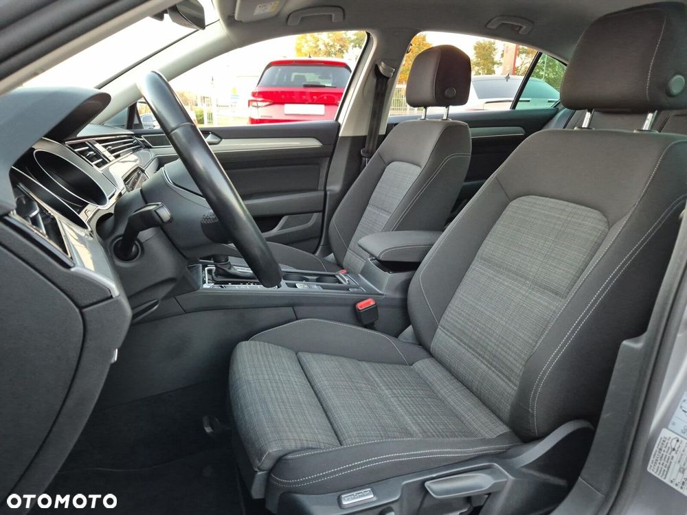 Volkswagen Passat 2.0 TDI EVO Business DSG - 11