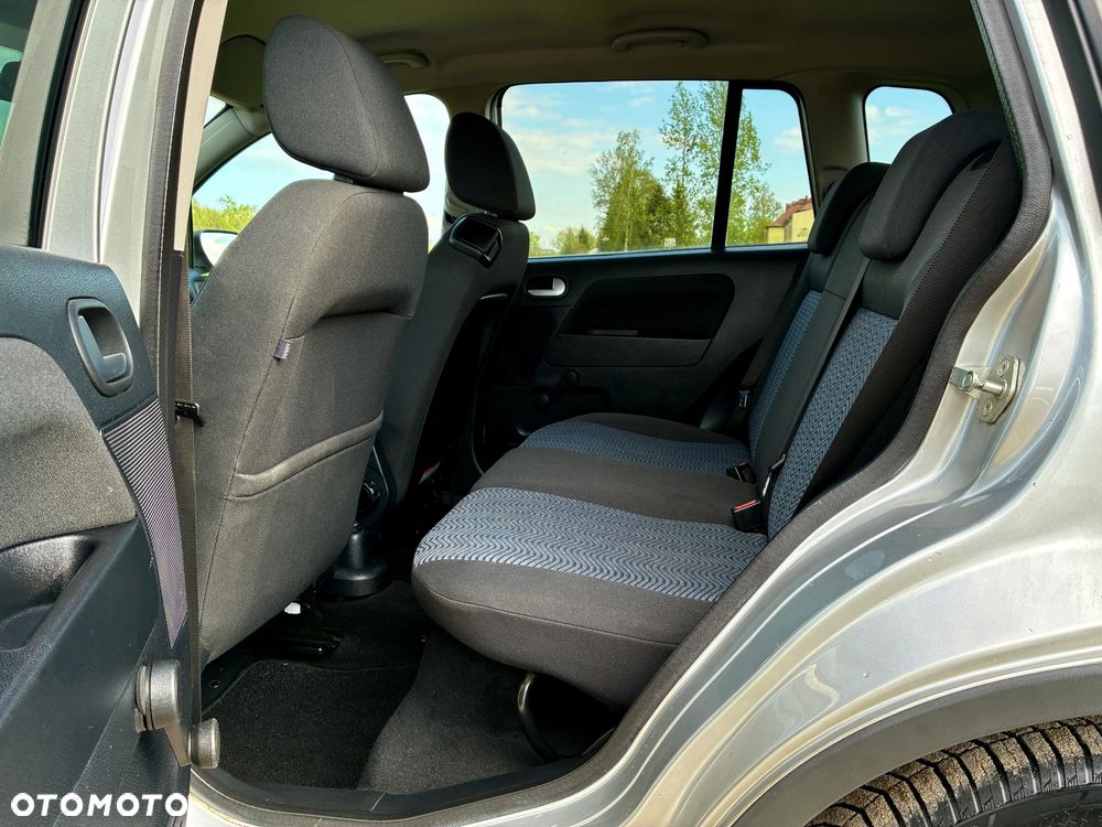 Ford Fusion 1.6 + - 20