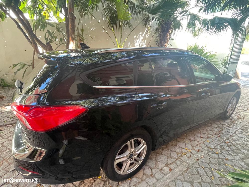 Ford Focus SW - 12