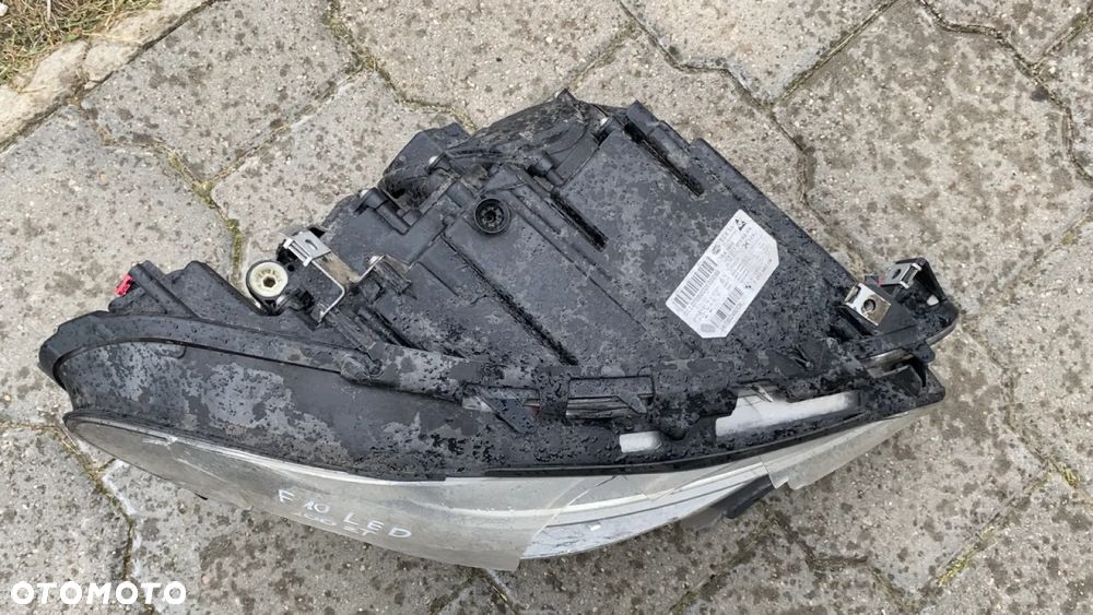 LAMPA PRZÓD PRAWA 7352482 BMW F10 LED USZKODZONA - 2