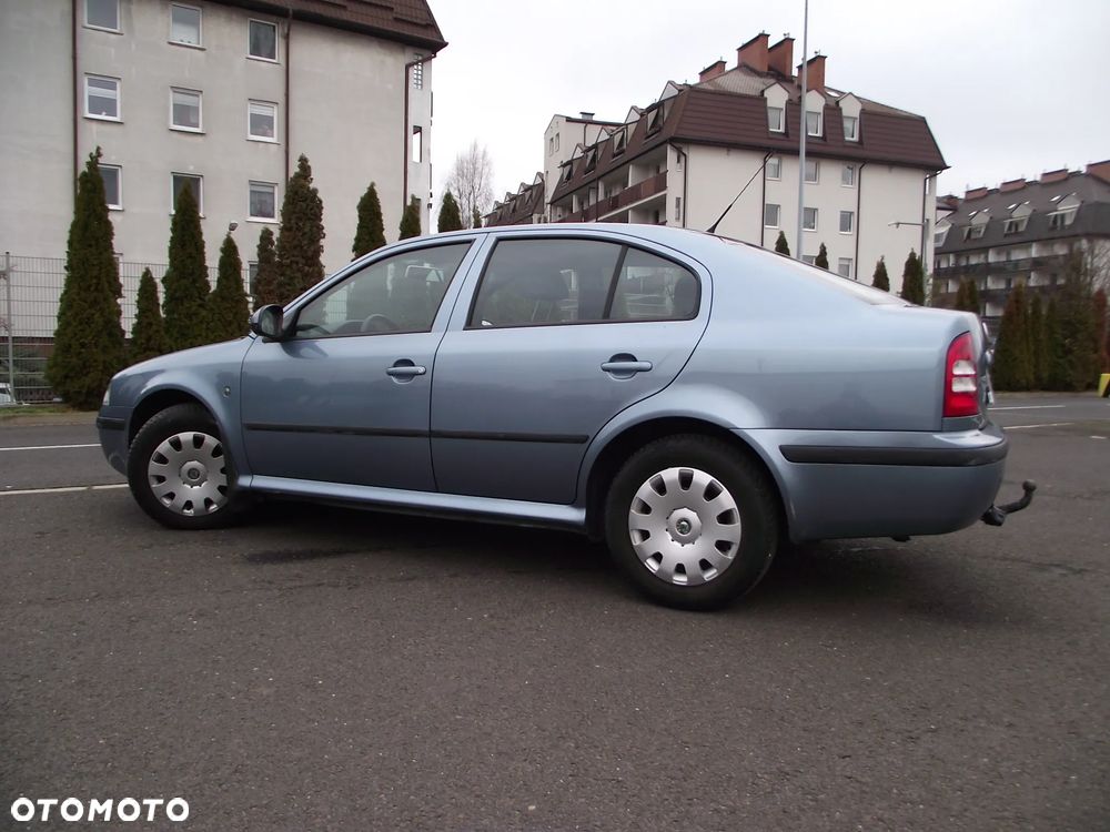 Skoda Octavia 1.6 Tour - 11