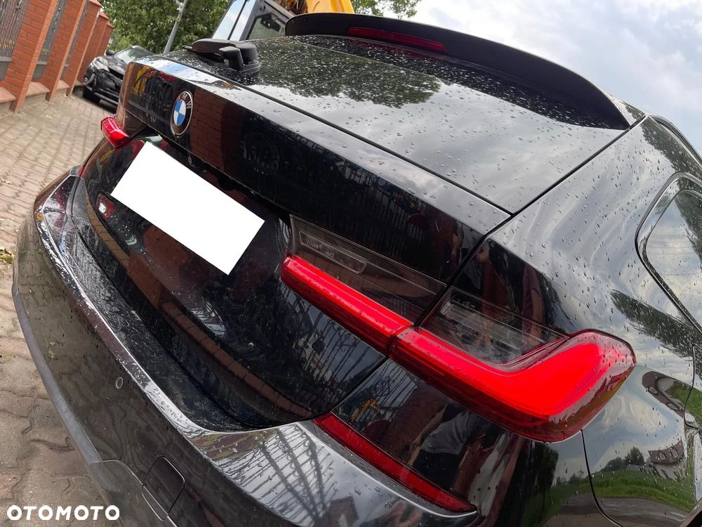 BMW Seria 3 330e M Sport sport - 30