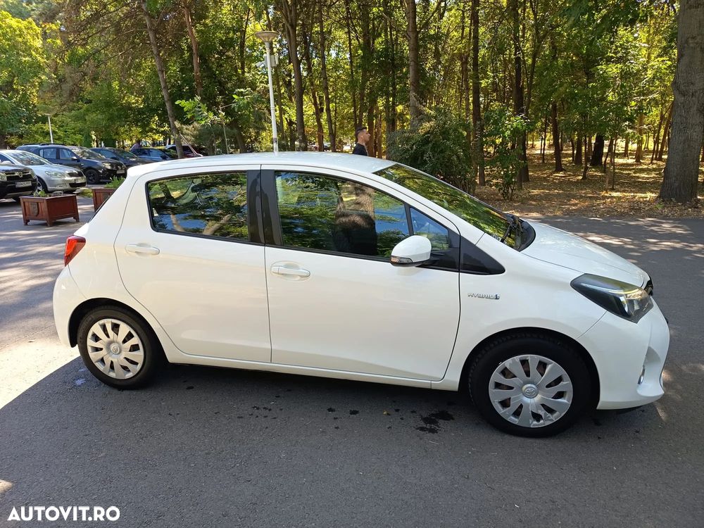 Toyota Yaris ver-1-5-l-vvt--ie-multidrive-s-active - 3