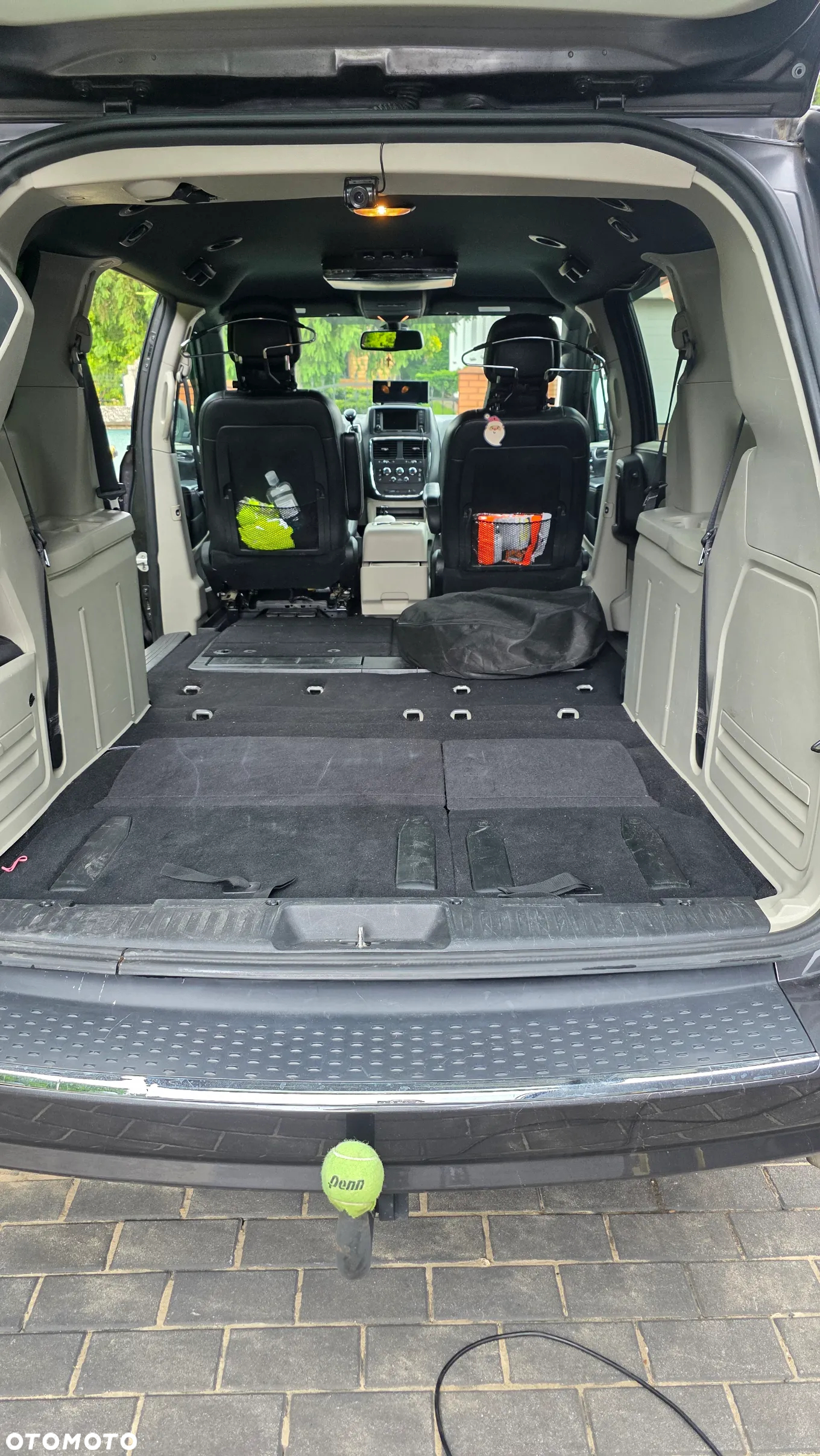 Dodge Grand Caravan - 12