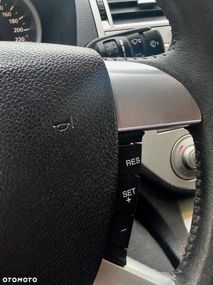 Ford Kuga - 12