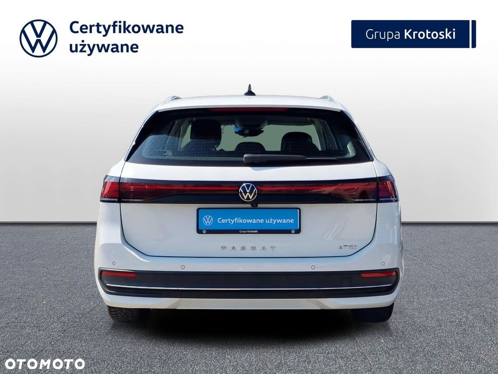 Volkswagen Passat - 12