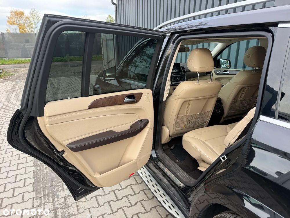 Mercedes-Benz GLS 350 d 4Matic 9G-TRONIC AMG Line - 25