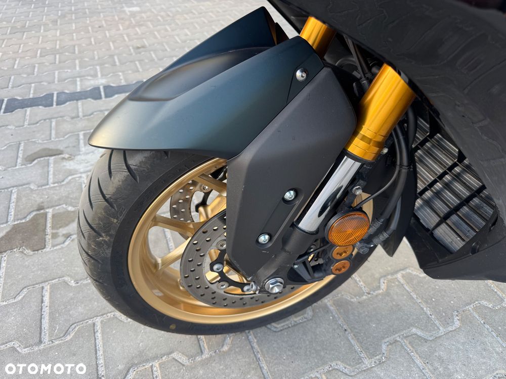 Yamaha Tmax - 20