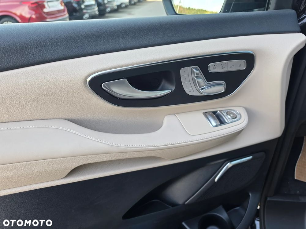 Mercedes-Benz Klasa V 300 d 4-Matic 9G-Tronic Exclusive (ekstra dł) - 24