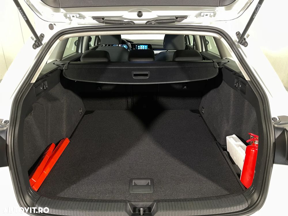 Volkswagen Golf 1.5 TSI ACT Life - 14