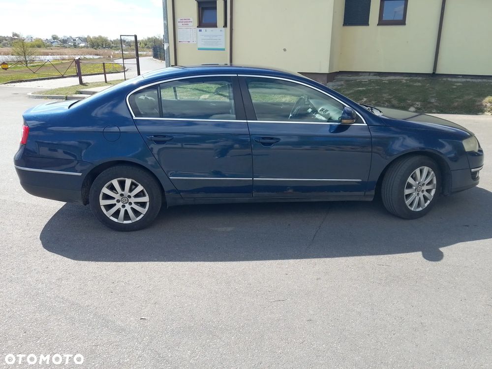 Volkswagen Passat 2.0 TDI Comfortline - 12