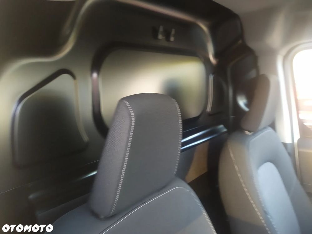 Ford TRANSIT COURIER VAN - 10