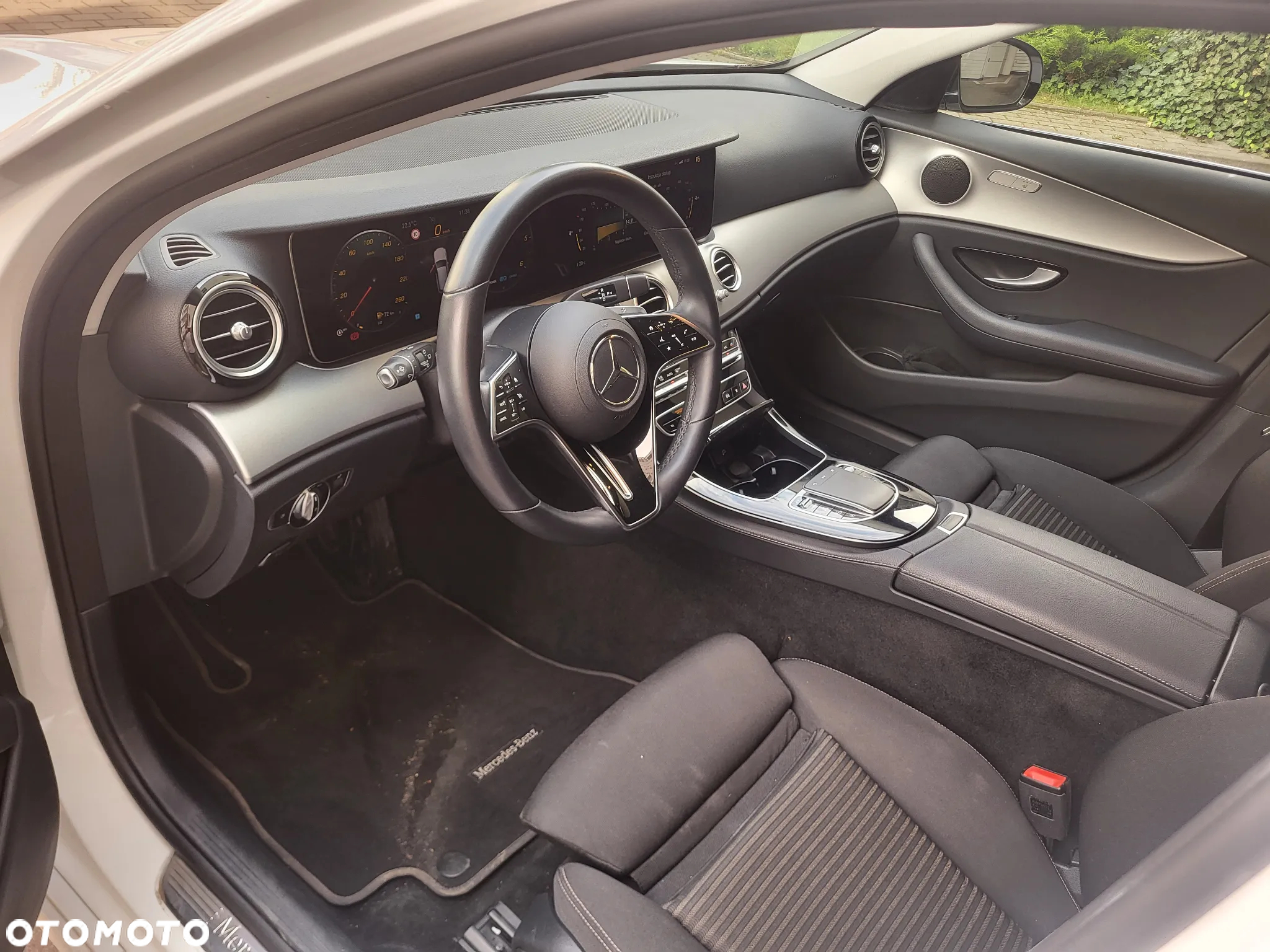 Mercedes-Benz Klasa E 220 d T 9G-TRONIC Avantgarde - 24