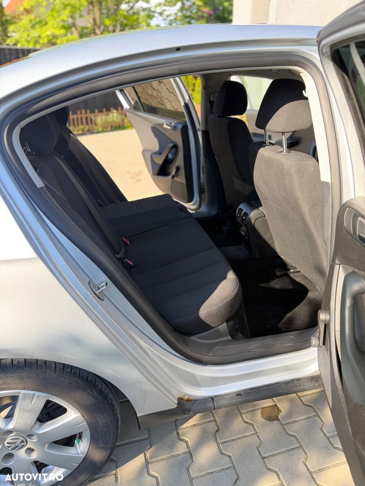 Volkswagen Passat - 8