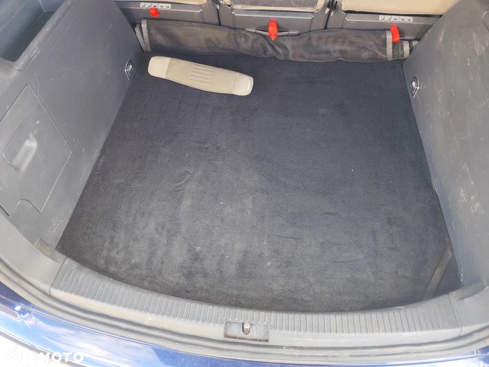 Volkswagen Touran 2.0 TDI DPF Highline DSG - 14