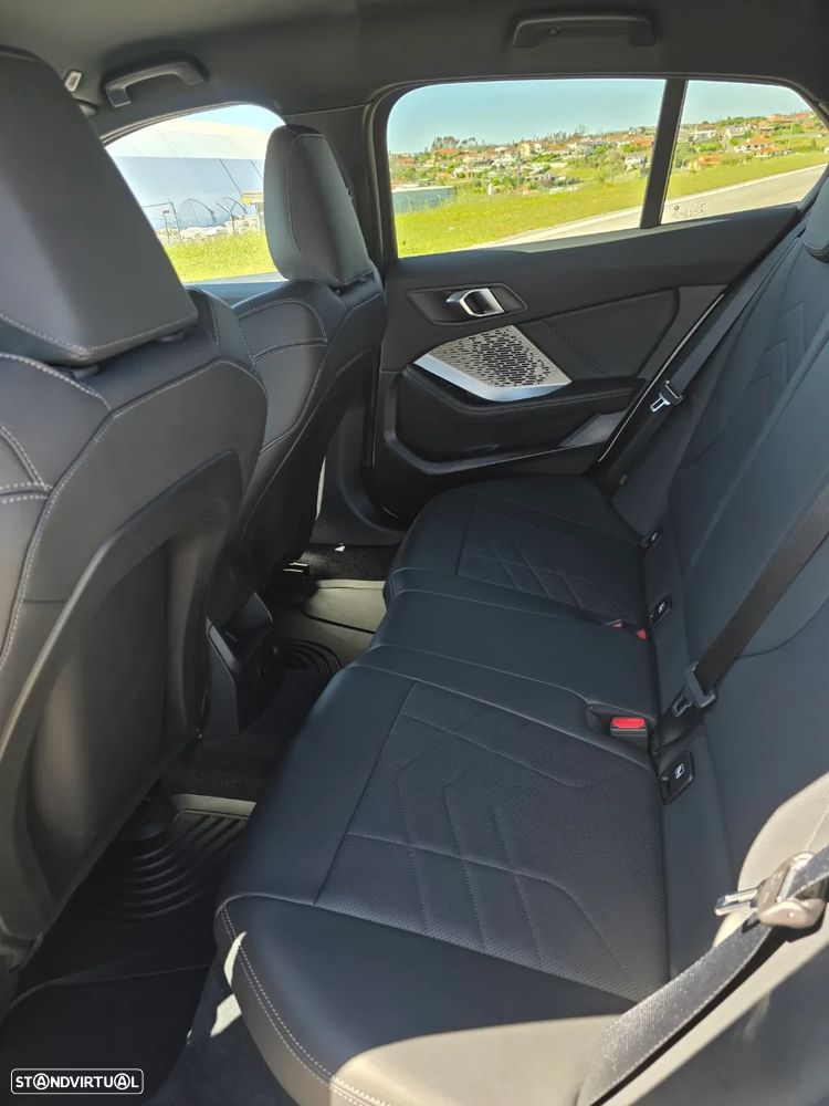 BMW 118 d Pack Desportivo M - 14