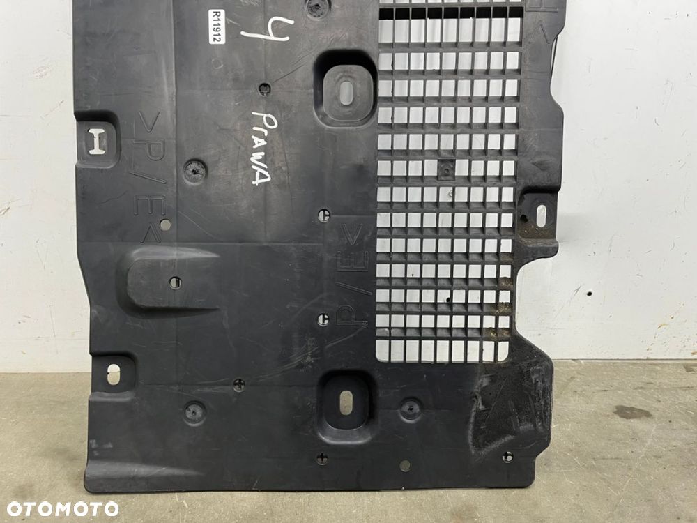 Osłona podwozia Renault Megane 4 IV 2016r.- dolna prawa płyta 748142239r - 10