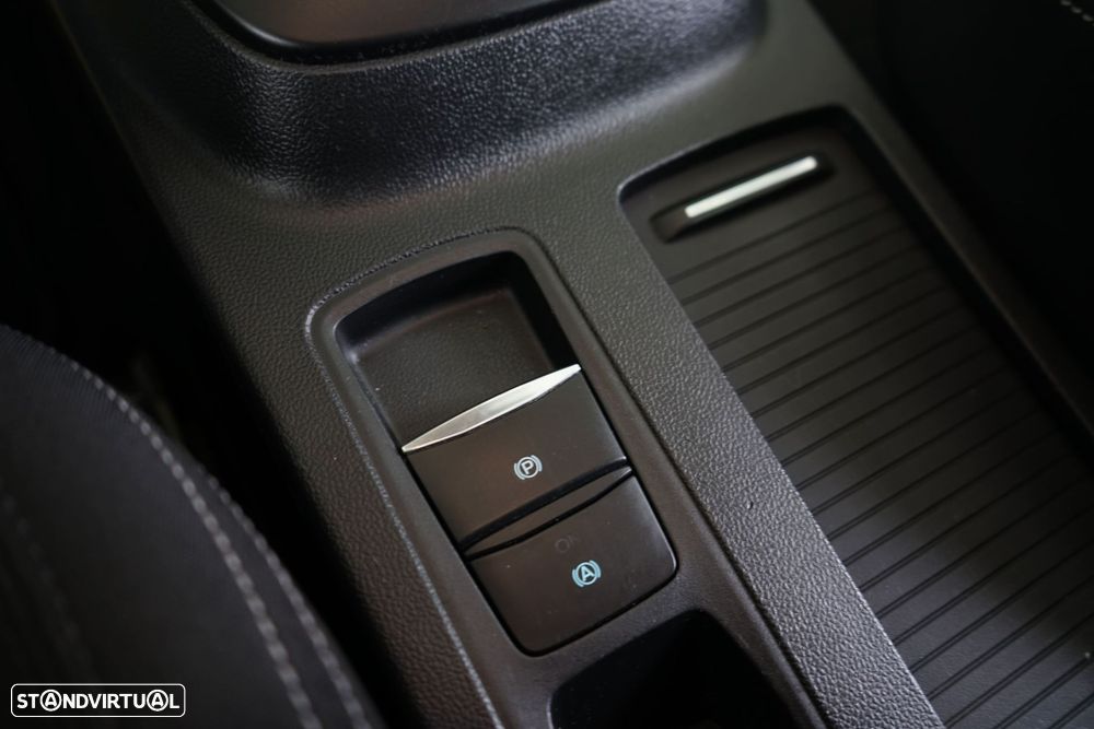 Ford Focus SW 1.5 TDCi EcoBlue Business - 32